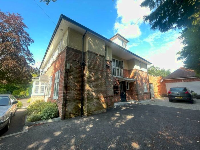 2 Bedroom Apartment To Rent In Talbot Woods, BH3