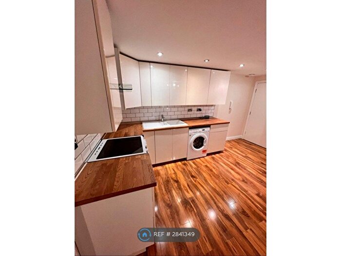 1 Bedroom Flat To Rent In Granville Gardens, Hinckley, LE10