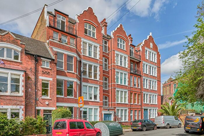 1 Bedroom Flat For Sale In Cormont Road, Camberwell, London, SE5