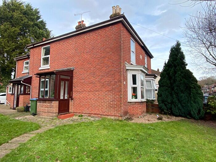3 Bedroom Semi-Detached House To Rent In Burgess Road, Southampton, Hampshire, SO16
