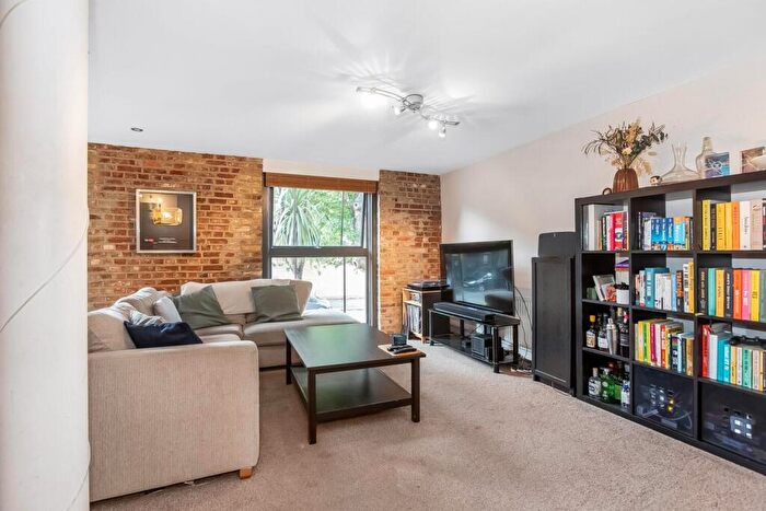 2 Bedroom Flat To Rent In Trewsbury Road, Sydenham, London, SE26