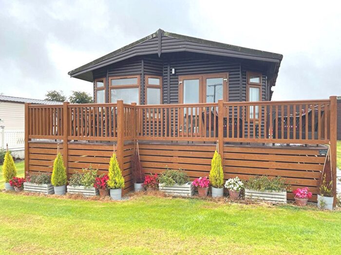 2 Bedroom Lodge For Sale In Chapmans Well, Launceston, PL15