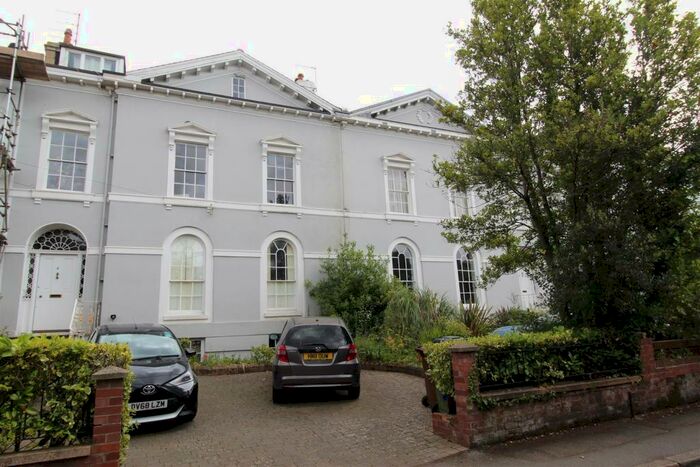 2 Bedroom Apartment To Rent In Mont Le Grand, Exeter, EX1