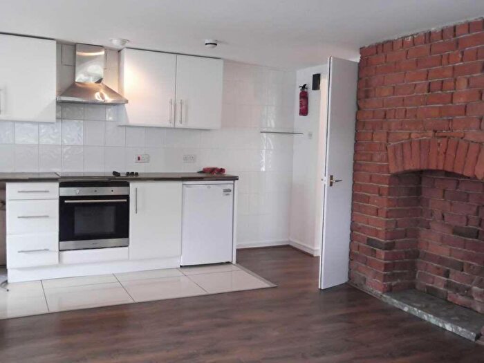 1 Bedroom Flat To Rent In Flat Pine Court, Lathom Road, Southport, PR9