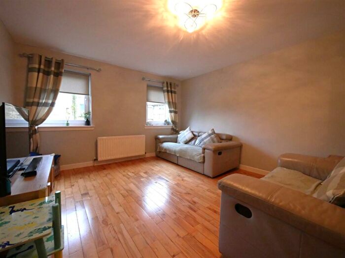 2 Bedroom Flat To Rent In Belmont Court, Kirkintilloch, G66