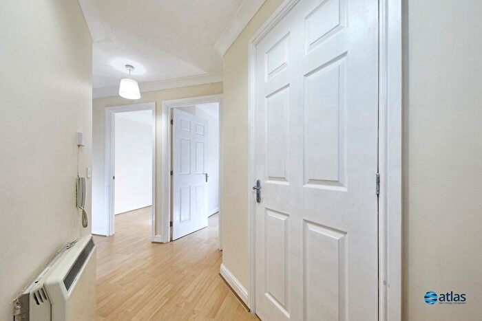 2 Bedroom Flat For Sale In The Spinnakers, Aigburth, L19
