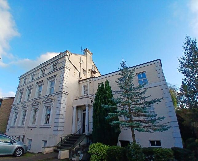 Studio To Rent In Station Road, Redhill, RH1