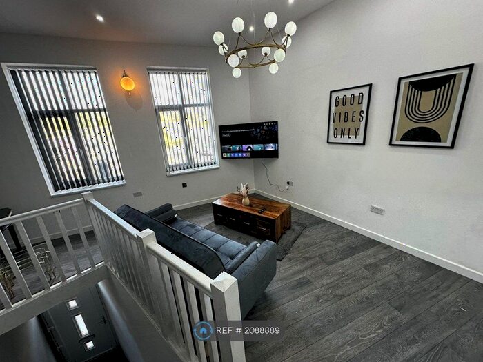 1 Bedroom Flat To Rent In Oldham Road, Manchester, M40