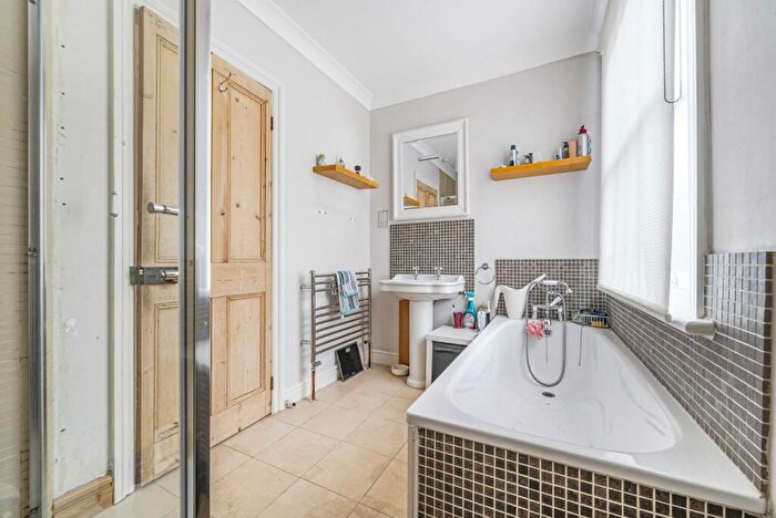 4 Bedroom Terraced House To Rent In Devereux Road, Windsor, SL4