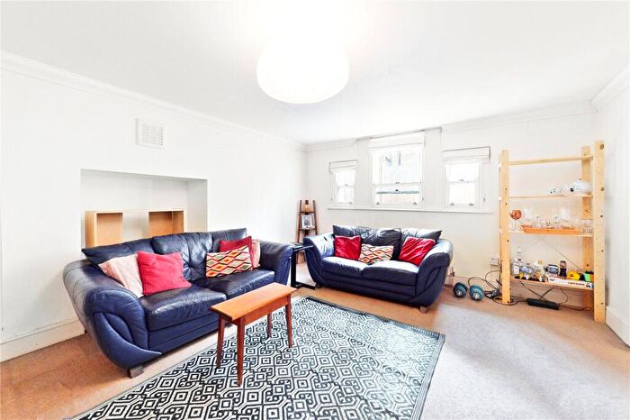 2 Bedroom Apartment To Rent In Shepherds Hill, Highgate, London, N6