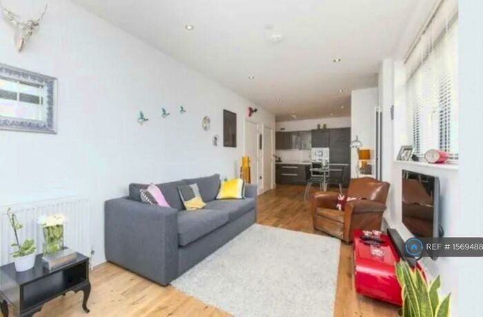 1 Bedroom Flat To Rent In Balmes Road, London, N1