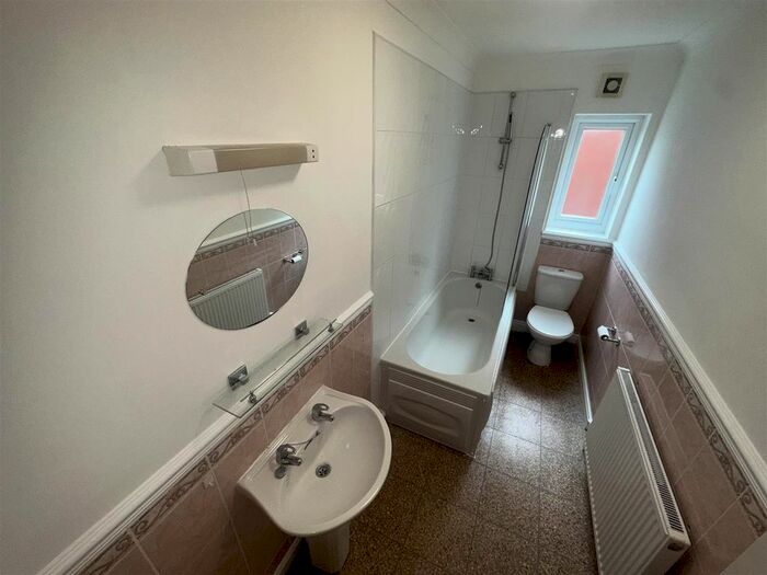 2 Bedroom Flat To Rent In Park Road, Southport, PR9