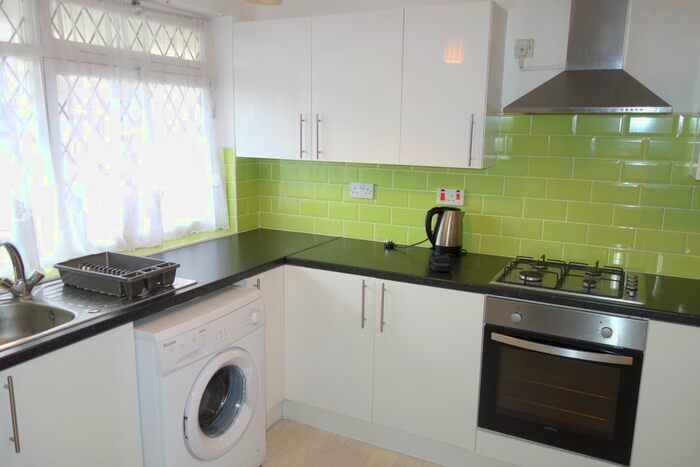3 Bedroom Maisonette To Rent In Malmesbury Road, London, E3
