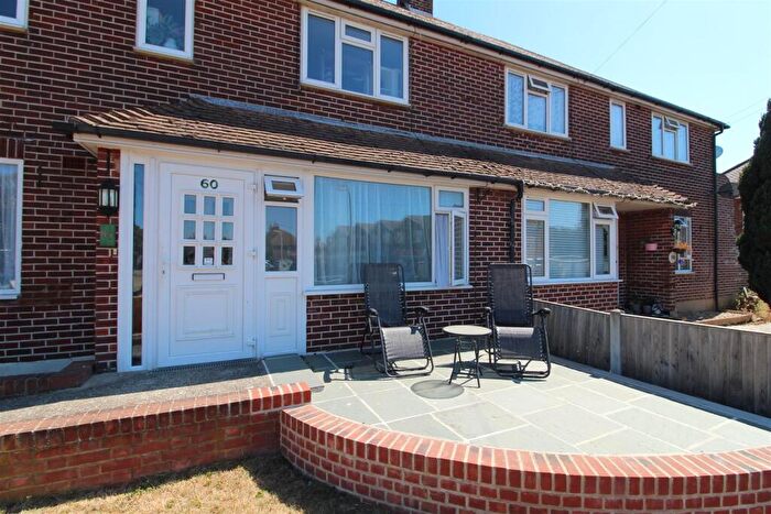 2 Bedroom Flat For Sale In Prince Charles Road, Broadstairs, CT10