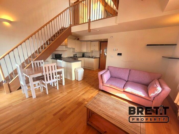 2 Bedroom Flat To Rent In Sovereign House, Nelson Quay, Milford Haven, SA73