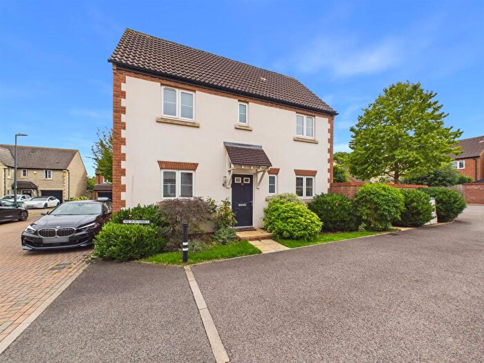 3 Bedroom End Of Terrace House For Sale In John Chiddy Close, Hanham, Bristol, BS15