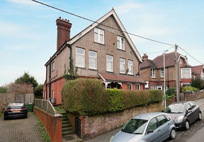 2 Bedroom Flat For Sale In Mill Drove, Uckfield, TN22