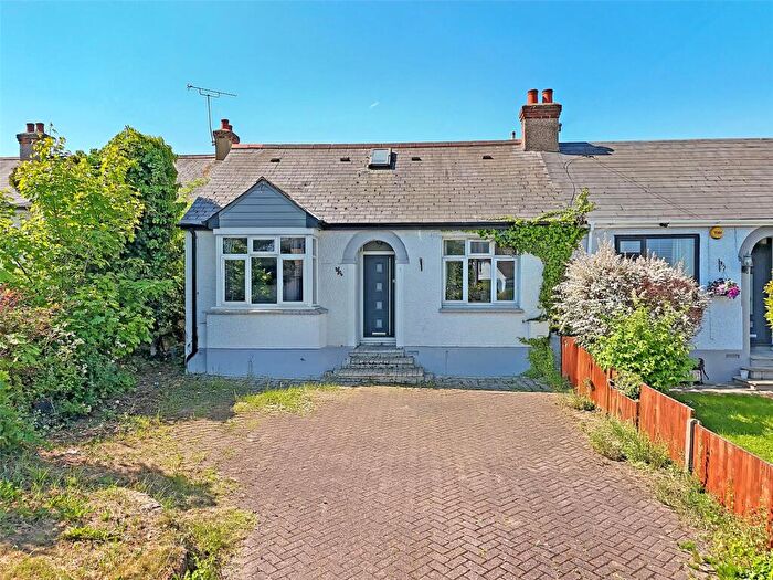 4 Bedroom Bungalow For Sale In Hullbridge Road, Rayleigh, Essex, SS6