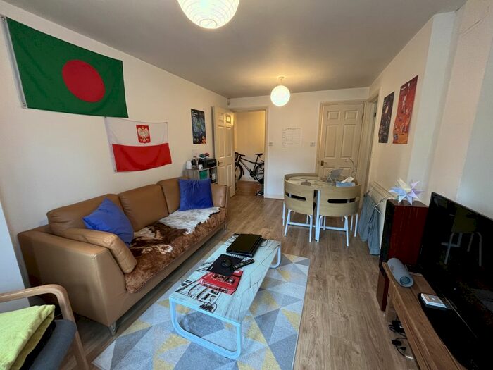 2 Bedroom Flat To Rent In Bed – Maple Gardens, , Wilmslow Road, Withington, M20