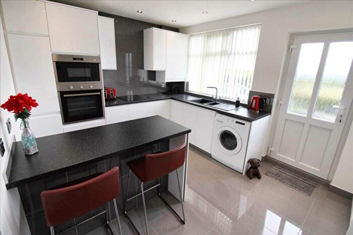 2 Bedroom Detached Bungalow For Sale In Chewton Street, Eastwood, Nottingham, NG16