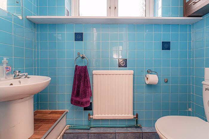 4 Bedroom Detached House For Sale In Scotland Green Road North, Enfield, EN3