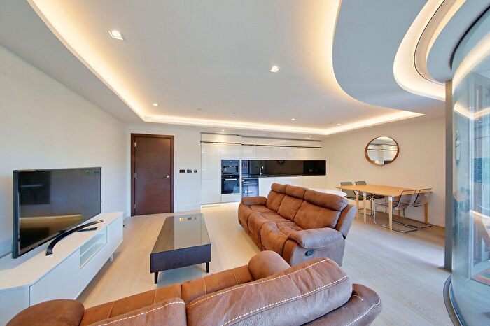 2 Bedroom Flat To Rent In Albert Embankment, London, SE1