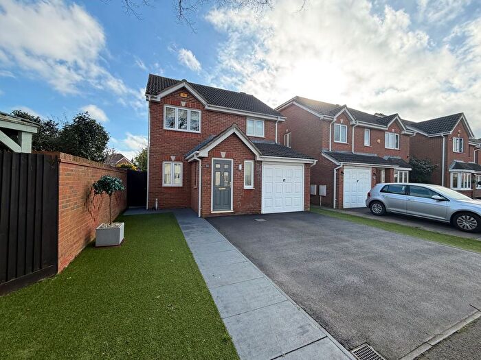 3 Bedroom Detached House For Sale In Poplar Road, Ashford, TW15
