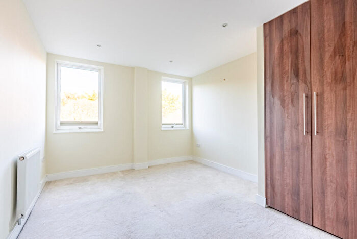 2 Bedroom Apartment For Sale In Victoria Street, St. Albans, Hertfordshire, AL1