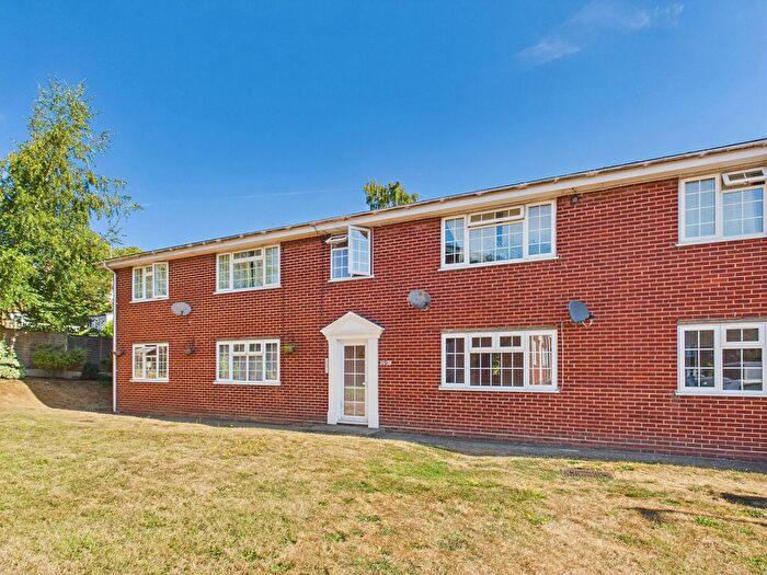 2 Bedroom Flat To Rent In Canterbury, CT2