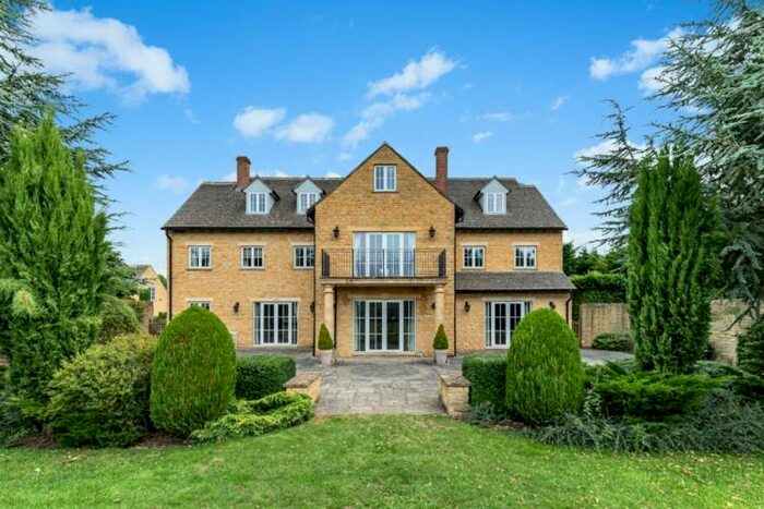 7 Bedroom House To Rent In Weston-on-the-Green, OX25