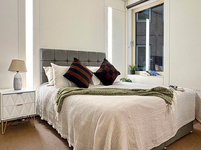 Studio To Rent In Staines Road, Hounslow, TW3