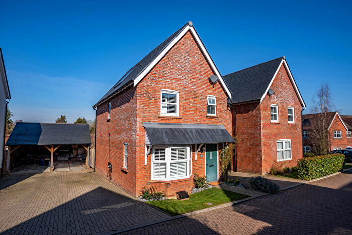 3 Bedroom Detached House For Sale In Probyn Close, Kimpton, Hitchin, Hertfordshire, SG4