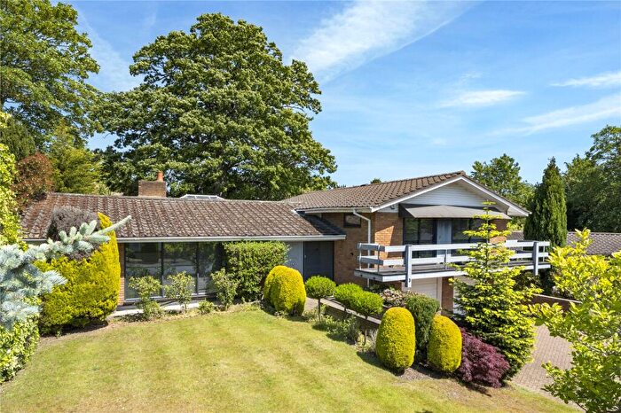 4 Bedroom Bungalow For Sale In Haymeads Drive, Esher, KT10