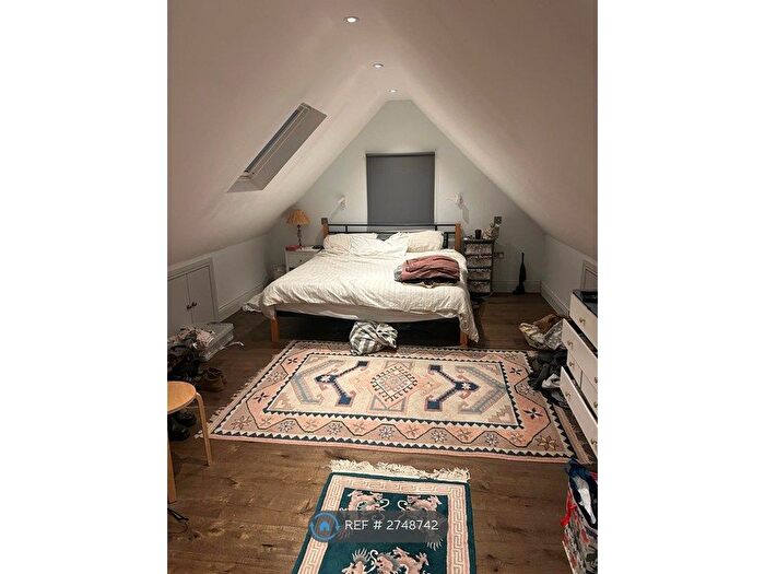 2 Bedroom Flat To Rent In Chatsworth Road, London, NW2