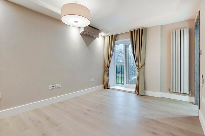 2 Bedroom Apartment To Rent In Fitzjohns Avenue, London, NW3