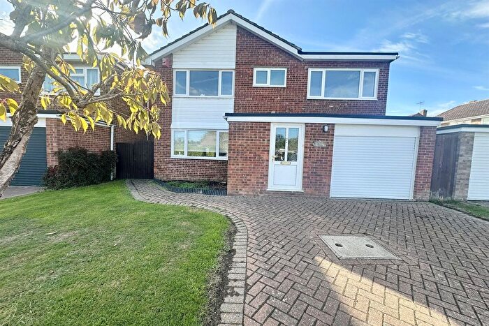 4 Bedroom Detached House To Rent In Greenfields Way, Horsham, West Sussex, RH12