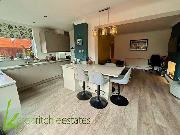 3 Bedroom Semi Detached House For Sale In Bennetts Lane, Bolton, BL1