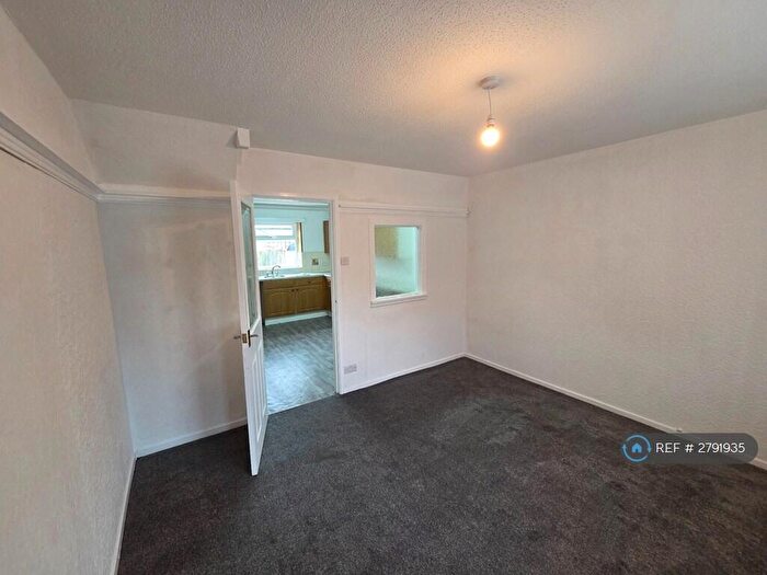 2 Bedroom Semi Detached House To Rent In Lock Close, Heywood, OL10