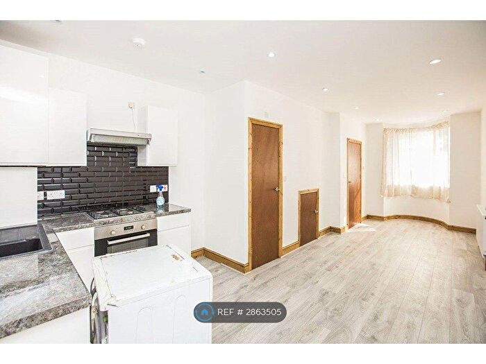 3 Bedroom Terraced House To Rent In St Andrew's Road, London, E13