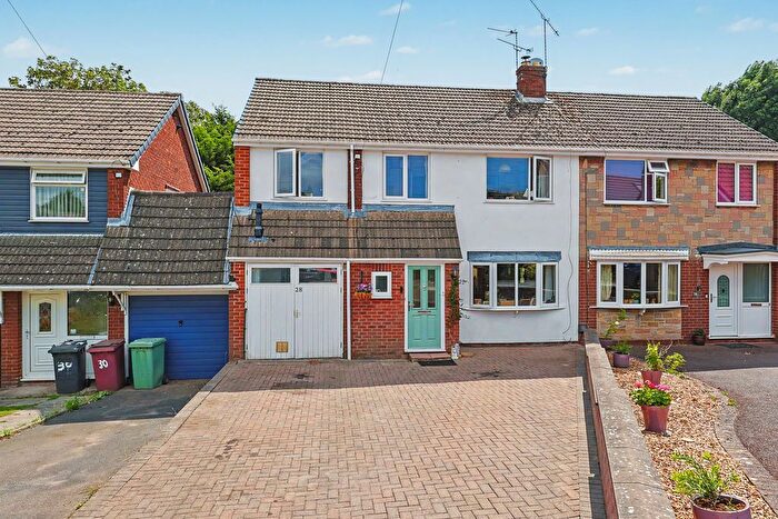5 Bedroom Semi Detached House For Sale In Dale Crescent, New Tupton, Chesterfield, S42