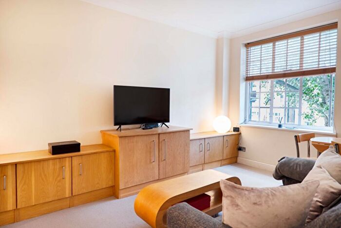 1 Bedroom Flat To Rent In Drayton Gardens, Chelsea, London, SW10
