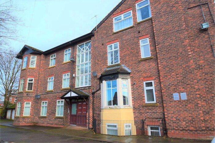 2 Bedroom Flat To Rent In Lowfield Road, Shaw Heath, Stockport, SK2