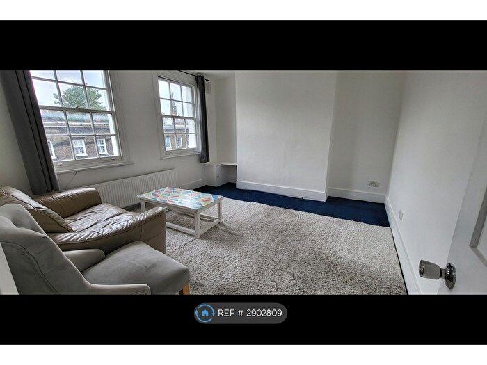 2 Bedroom Flat To Rent In Camberwell New Road, London, SE5