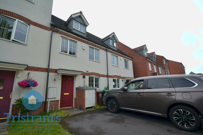 3 Bedroom Town House To Rent In Potters Hollow, Nottingham, NG6