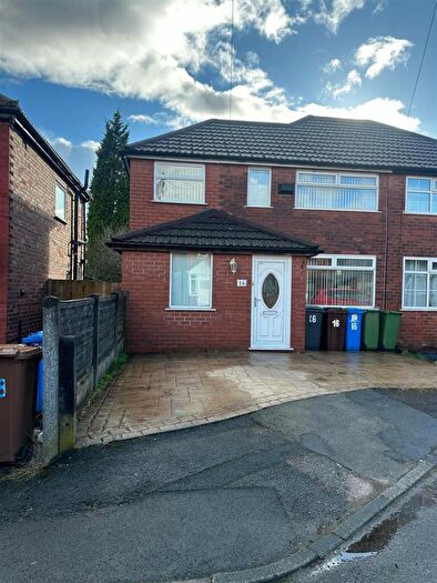3 Bedroom Semi-Detached House To Rent In Lines Road, Droylsden, M43