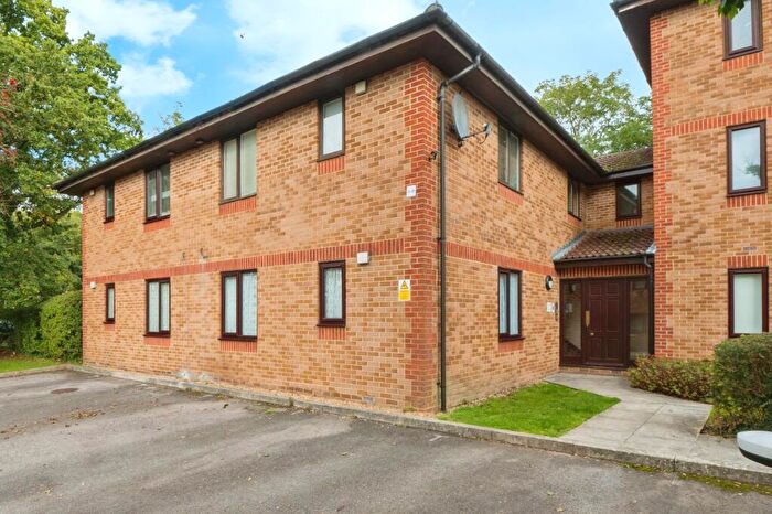 1 Bedroom Flat To Rent In Kern Close, Southampton, SO16