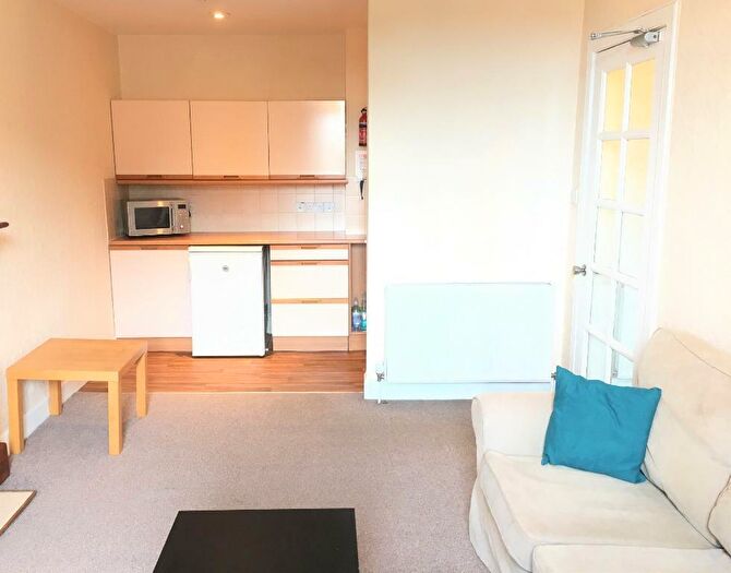 1 Bedroom Flat To Rent In Stewart Terrace, Dalry, Edinburgh, EH11