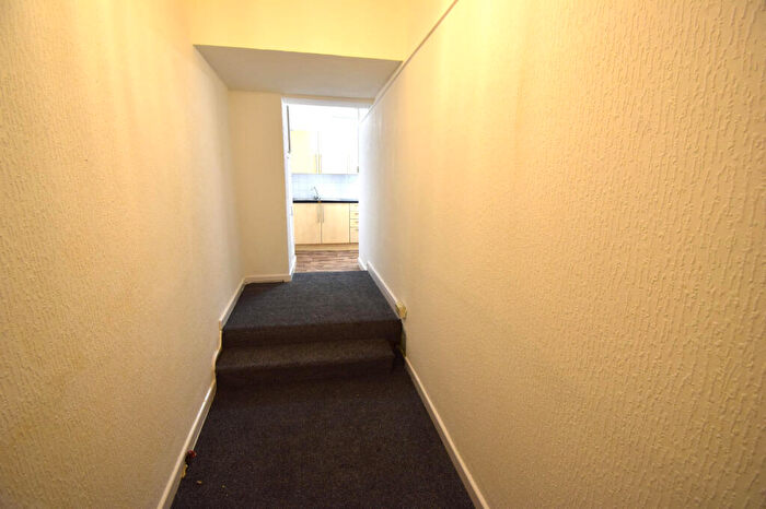 Flat To Rent In Poulton Street, Preston, Lancashire, PR4