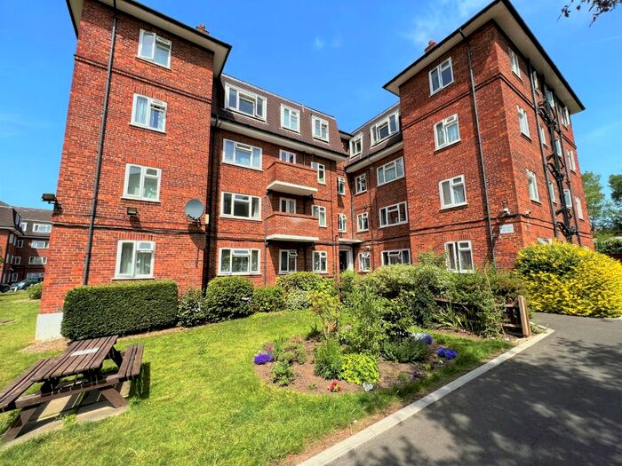 2 Bedroom Flat To Rent In North End Road, Wembley, HA9