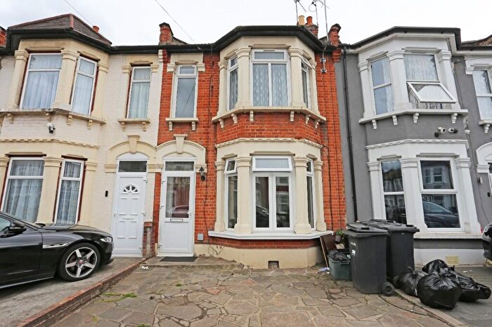 3 Bedroom Terraced House To Rent In Kingston Road, Ilford, London, IG1